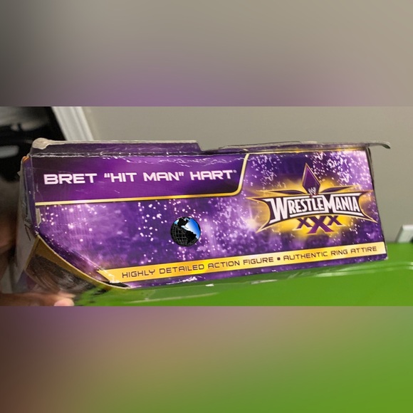 Autographed WWE Elite Bret Hit Man Hart Wrestlemania Flashback Unopened Box - Picture 5 of 6